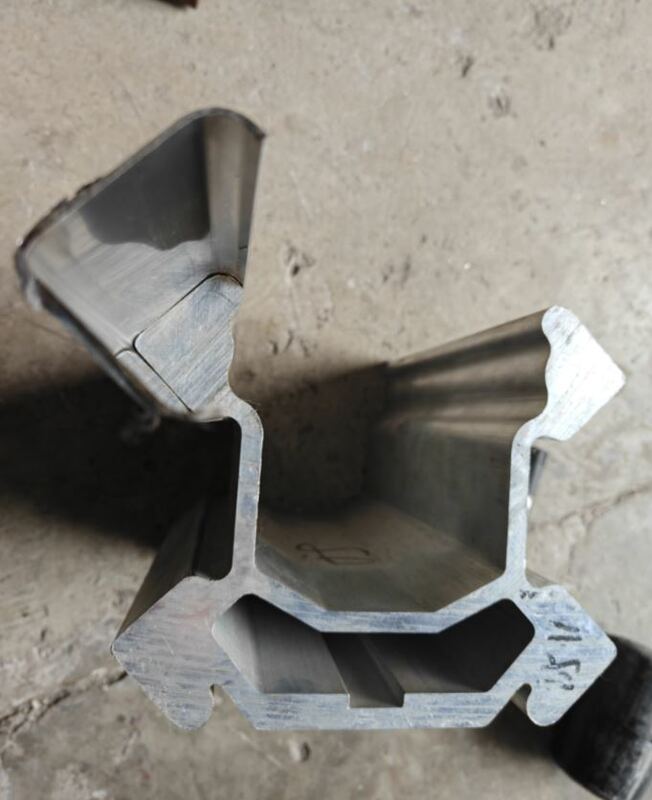 7005 سبيكة الألومنيوم 4800MM الطول الألومنيوم الملف الشخصي المفروض للحفر الهيدروليكي للصخور