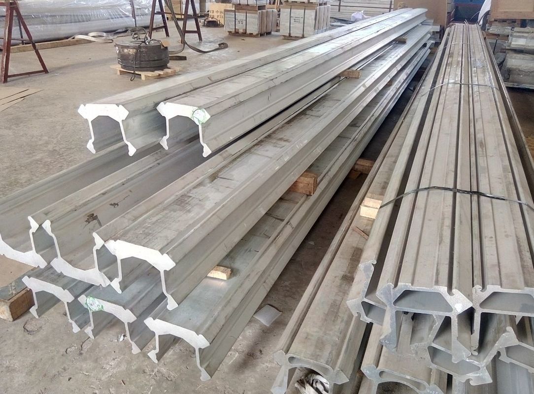 T الشكل 4.2M الألومنيوم مقذوف الملامح عالية القوة 2.71 G / Cc الكثافة